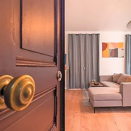 Lovely Parisian Flat Rue St Honore Louvre Rivoli Morada Paris
