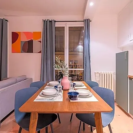 Lovely Parisian Flat Rue St Honore Louvre Rivoli Morada