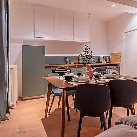 Lovely Parisian Flat Rue St Honore Louvre Rivoli *